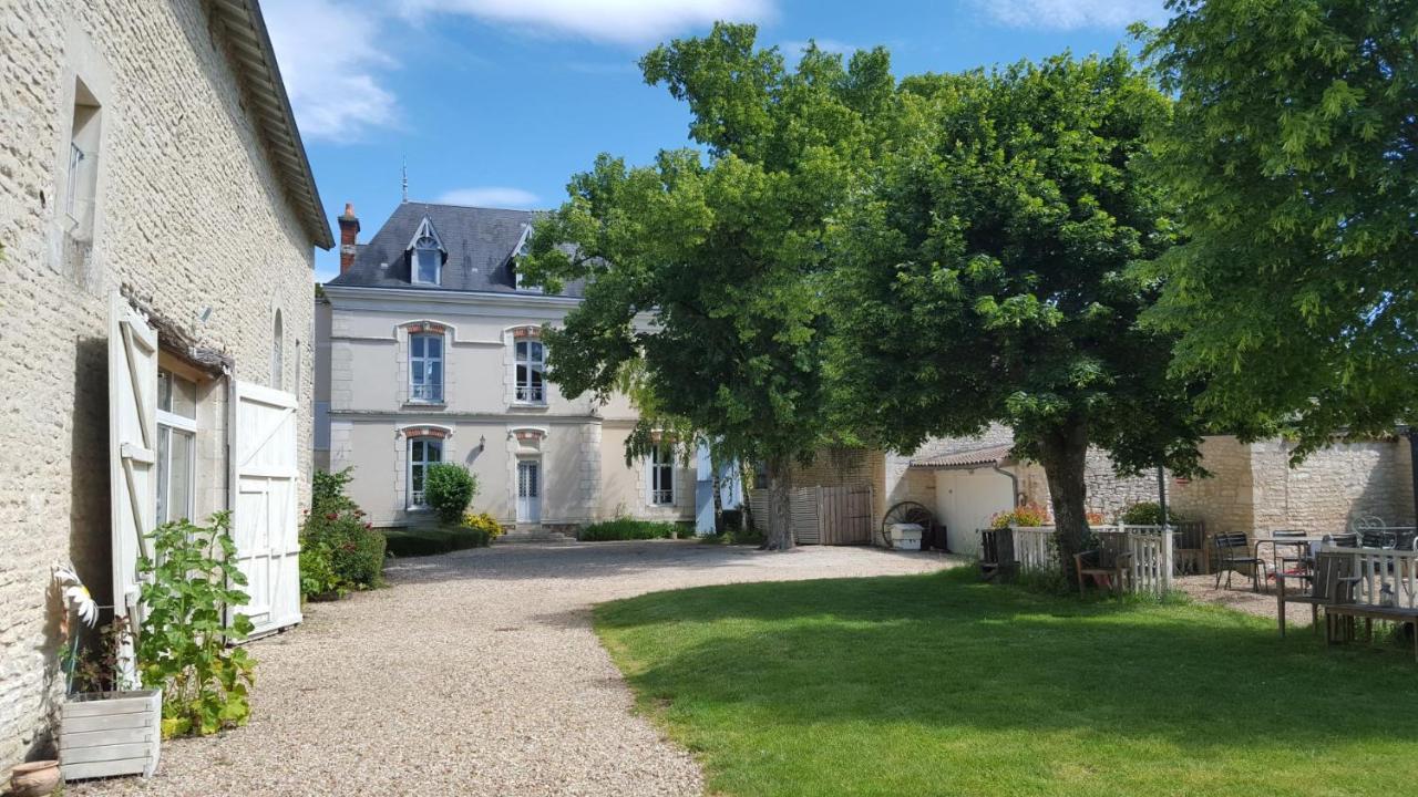 La Roseraie Neuville-du-Poitou 외부 사진