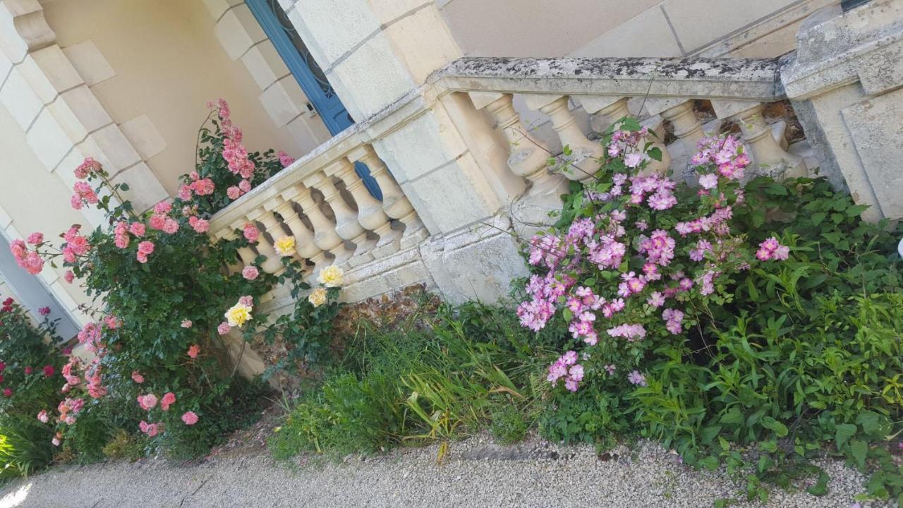 La Roseraie Neuville-du-Poitou 외부 사진