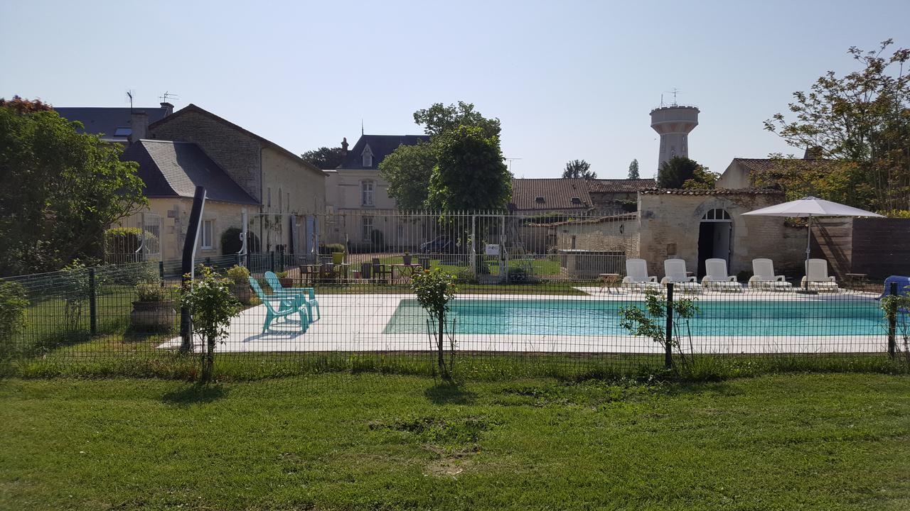 La Roseraie Neuville-du-Poitou 외부 사진